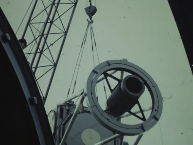 Einbau des Teleskops im Leopold Figl-Observatorium am Mitterschöpfl, 1968