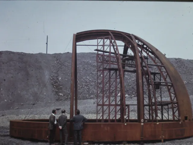 Montage des Kuppelgerüstes am Leopold Figl-Observatorium am Mitterschöpfl, ca. 1967