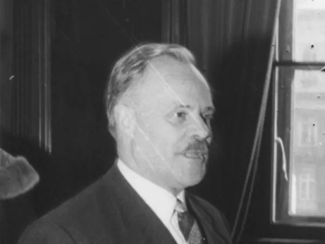 Unterrichtsminister Theodor Piffl-Perčević bei der feierlichen Inauguration des Rektors Fritz Schwind
