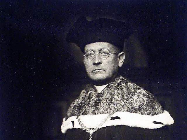Ernst Tomek (1879–1954) als Rektor der Universität Wien, 1933