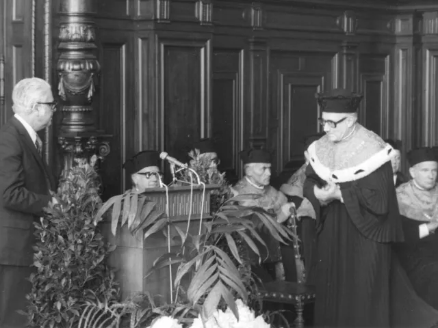 Felix Milgrom bei der Verleihung des Ehrendoktorats der Universität Wien