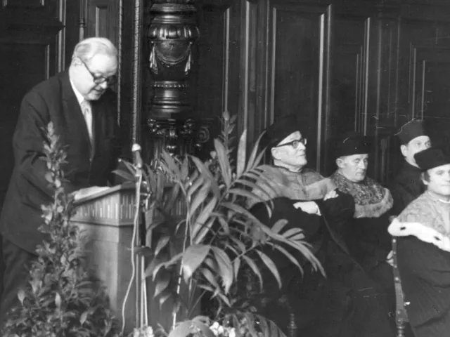 Dietrich Starck hält Dankesrede anläßlich der Verleihung des Ehrendoktorats der Universität Wien