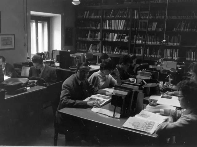 Studierende im Lesezimmer des kunsthistorischen Instituts