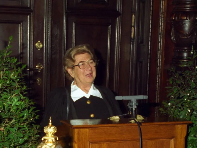 Alice Teichova (1920–2015), Wirtschaftsgeschichte, bei der Verleihung des Ehrendoktorats der Universität Wien