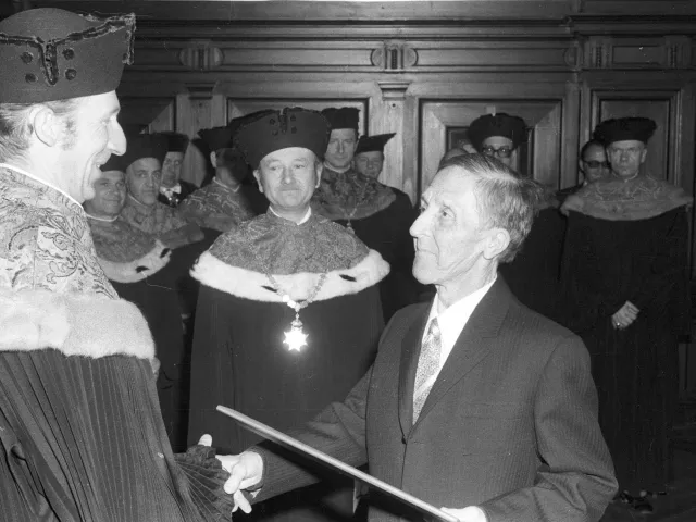Walter Wilburg bei der Verleihung des Ehrendoktorats der Universität Wien
