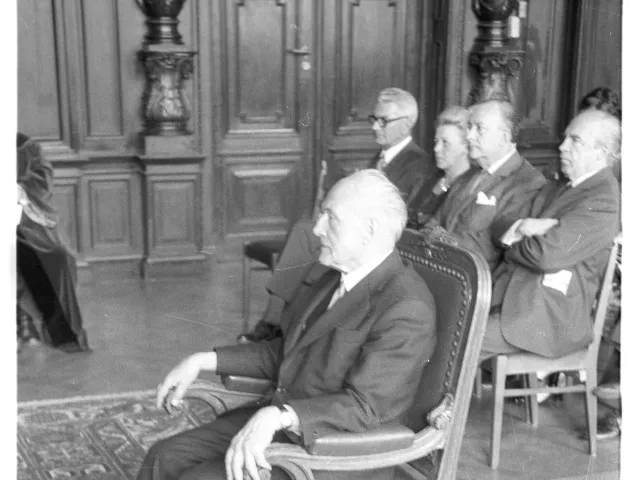 Alfred Toepfer (1894–1993), Unternehmer, bei der Verleihung der Ehrensenatorwürde, 1974