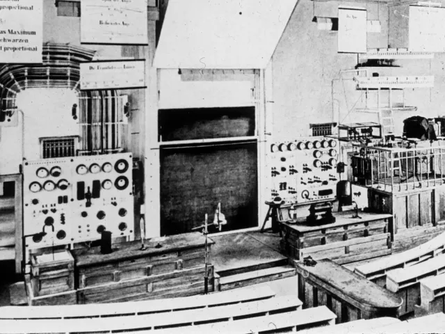 Hörsaal des physikalischen Institutes