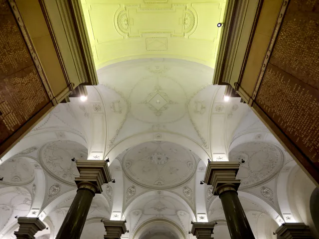 Rektorenfasten – ins licht gerückt. Künstlerische Intervention zu den Rektorentafeln der Universität Wien (Bele Marx & Gille…