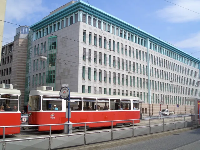 Das 1992 eröffnete Universitätsgebäude des Campus Vienna Biocenter (VBC) an der Ecke Dr. Bohr-Gasse/Rennweg