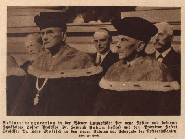 Prorektor Hans Molisch und der neue Rektor Heinrich Peham bei der ersten Inauguration in den neuen Talaren