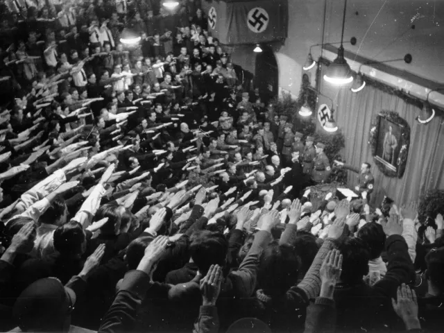 Antrittsvorlesung von Dekan Eduard Pernkopf in SA-Uniform nach Wiedereröffnung der Universität Wien 1938
