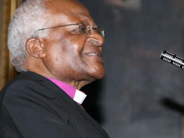 Ehrendoktor Desmond Tutu während seiner Ansprache im Großen Festsaal der Universität Wien