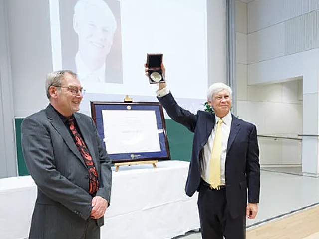 Verleihung der Oskar-Morgenstern-Medaille der Fakultät für Wirtschaftswissenschaften der Universität Wien an Robert F. Engle…