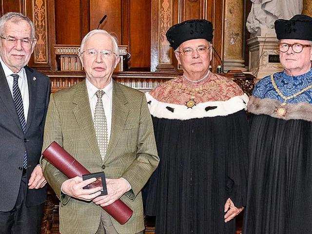 Bundespräsident Alexander van der Bellen, Nobelpreisträger Jean-Marie Lehn, Rektor Heinz Engl und Dekan Bernhard Keppler bei…