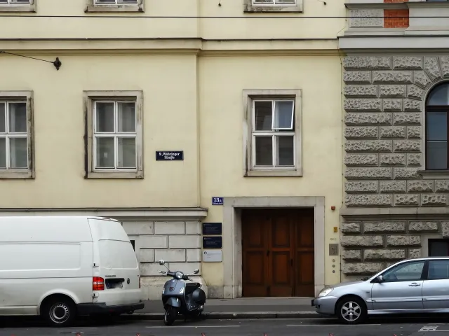 Eingang zum Institut für Pharmakologie, Währinger Straße 13a