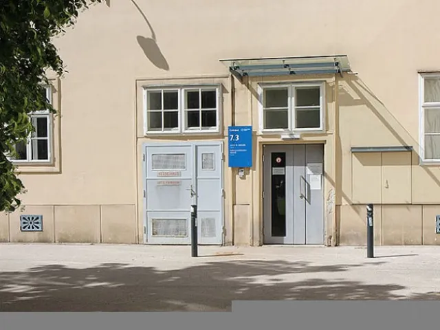 Eingang zum Institut für Judaistik der Universität Wien
