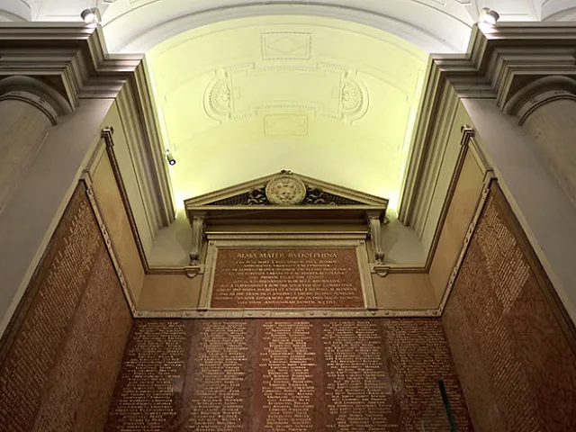 Rektorenfasten – ins licht gerückt. Künstlerische Intervention zu den Rektorentafeln der Universität Wien (Bele Marx & Gille…