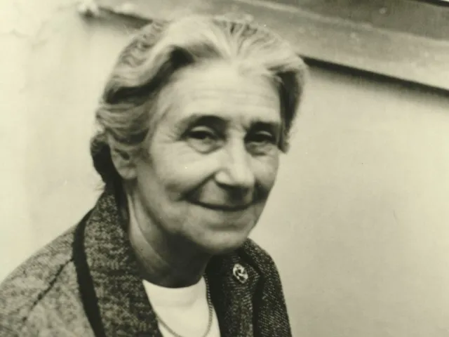 Berta Karlik (1904–1990), Physik