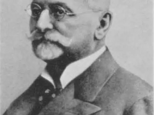 Viktor Mucha, AKH-Direktor