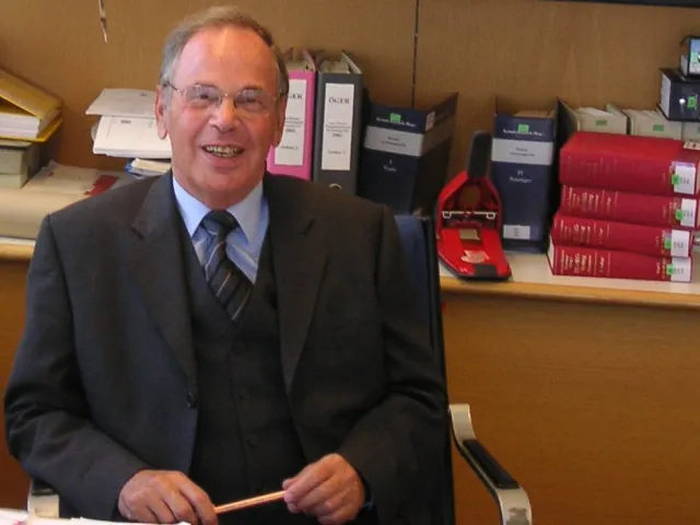 Theodor Öhlinger, Rechtswissenschaften, Öffentliches Recht, Vergleichendes Verfassungsrecht