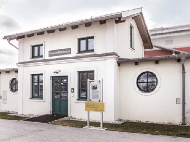 Das Museum Marienthal in Gramatneusiedl dokumentiert die Entstehung der Studie von Jahoda und Lazarsfeld.