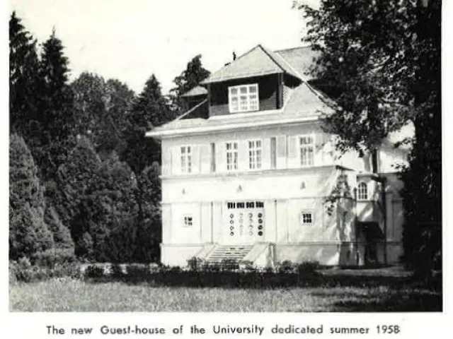 Gebäude am Campus Bürglgut sowie das Gästehaus der Universität Wien (“Deutschvilla”)