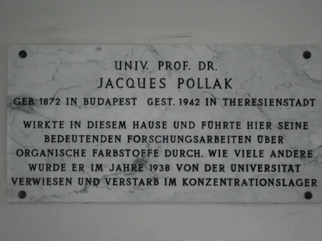 Jacques Pollak Gedenktafel an der Fakultät für Chemie (Währinger Straße 42), Situation 2007