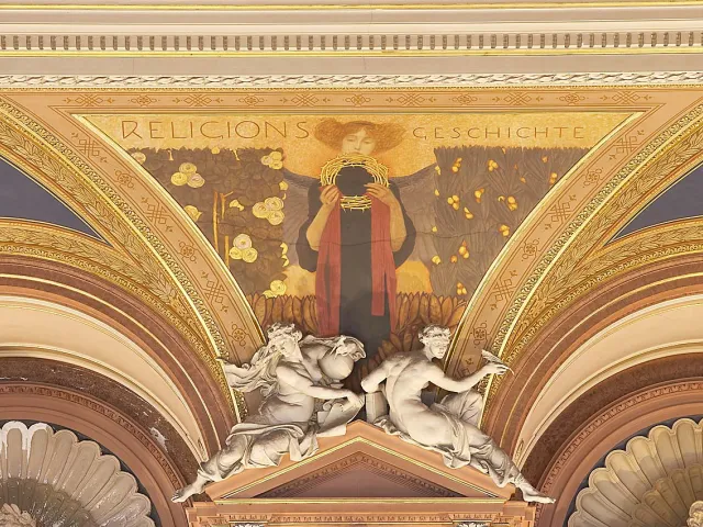 Zwickelbild „Religionsgeschichte“, Detailansicht des Deckengemäldes im großen Festsaal im Hauptgebäude der Universität Wien