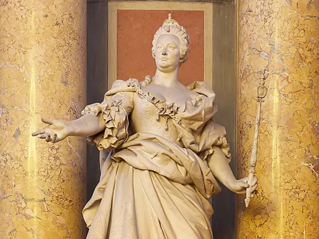 Statue von Kaiserin Maria Theresia im Großen Festsaal der Universität Wien