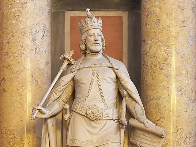 Statue von Herzog Rudolf IV. als Stifter der Universität Wien im Großen Festsaal der Universität Wien, gestaltet von Bildhau…