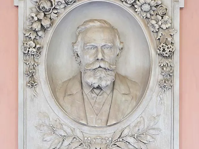 Denkmal für Anton Kerner von Marilaun (1831–1899) im Arkadenhof der Universität Wien, gestaltet von Edmund Hofmann v. Aspern…