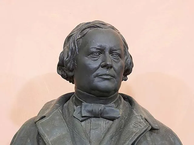 Denkmal für Joseph Skoda (1805–1881) im Arkadenhof der Universität Wien, gestaltet von Karl Kundmann, enthüllt 1898