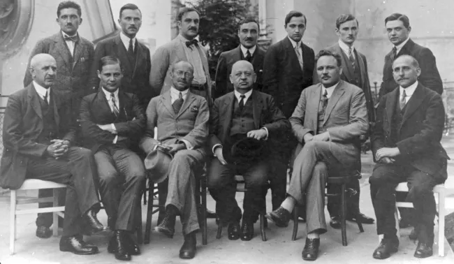 Albin Haberda (1868–1933, Gerichtsmedizin) mit seinen Mitarbeitern