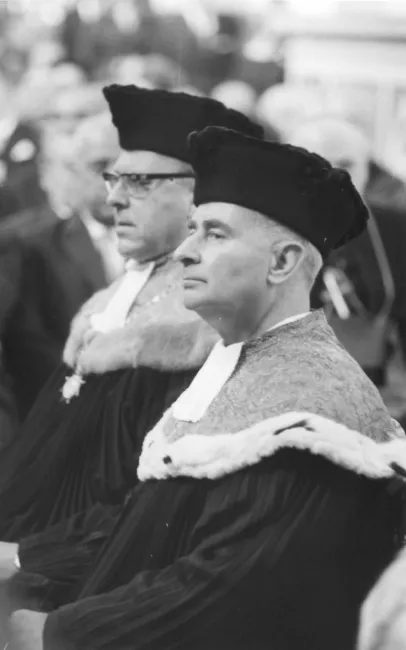Rektor Fritz Schwind und Prorektor Karl Hörmann bei der feierlichen Inauguration des Rektors Fritz Schwind
