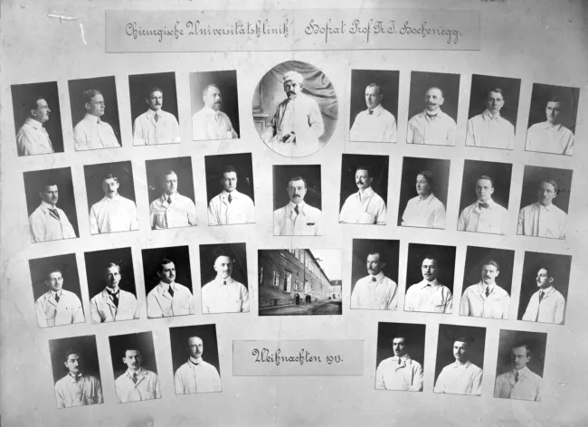 Bildtafel der Mitarbeiter*innen der chirurgischen Universitätsklinik von Hofrat Dr. Julius von Hochenegg, Wien, Weihnachten…