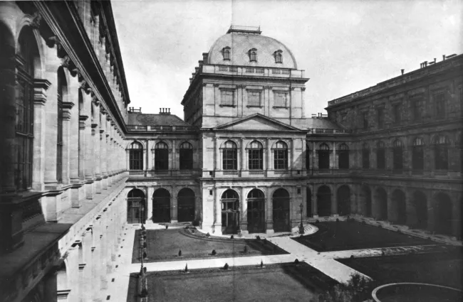 Ansicht des Arkadenhofes der Universität Wien vor 1910
