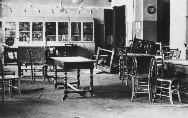 Der Hörsaal am I. Anatomischen Instituts von Julius Tandler nach den Ausschreitungen am 9. Mai 1933 9.5.1933