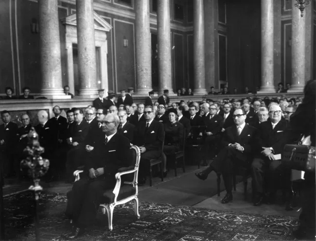 Bundespräsident Franz Jonas bei der feierlichen Inauguration des Rektors Nikolaus Hofreiter