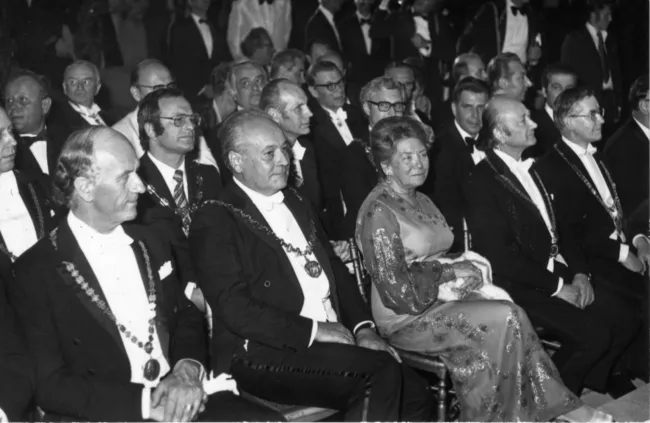Bundesminister für Wissenschaft und Forschung Dr. Hertha Firnberg am Universitätsball 1974 bzw. 1975