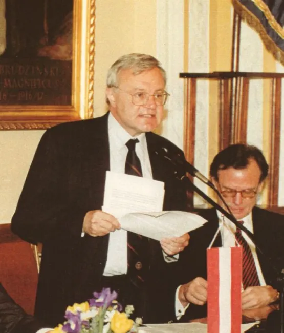 Wendelin Schmidt-Dengler (1942–2008), dahinter im Bild: Georg Winckler
