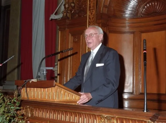 Erich Kaiser bei der Verleihung des Titels Ehrensenator der Universität Wien
