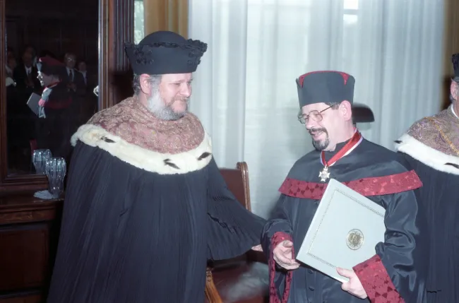 Ludwig Koller bei der Ernennung zum Ehrenbürger der Universität Wien durch Rektor Wernhart