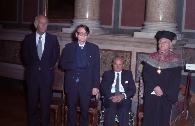 Ernst Hiesmayr bei der Ernennung zum Ehrensenator sowie Alois Miksch und Heinrich Geuder bei der Verleihung des Ehrenzeichen…