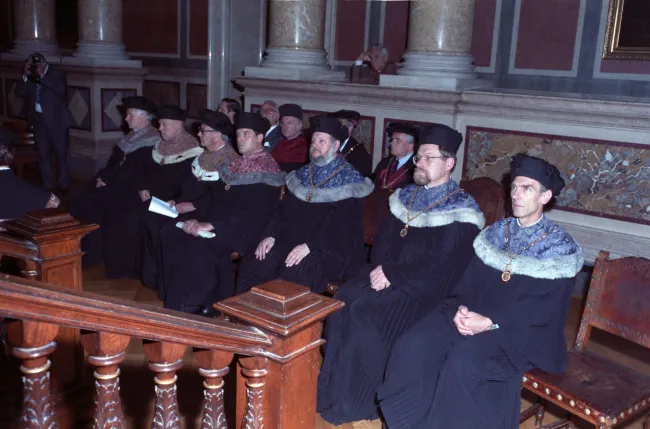 Rektoren und Dekane bei der Ernennung von Ernst Hiesmayr zum Ehrensenator der Universität Wien