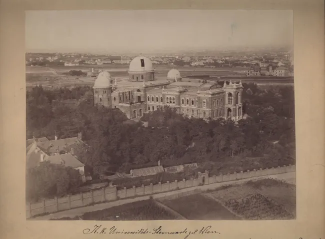 Luftbild der Universitätssternwarte aufgenommen von der Kirchturmspitze der Weinhauser Kirche, um 1888