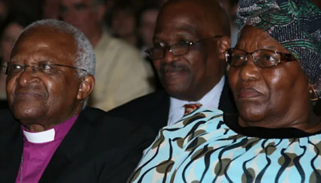 Desmond Tutu und seine Ehefrau Leah bei der Verleihung des Ehrendoktorats der Universität Wien