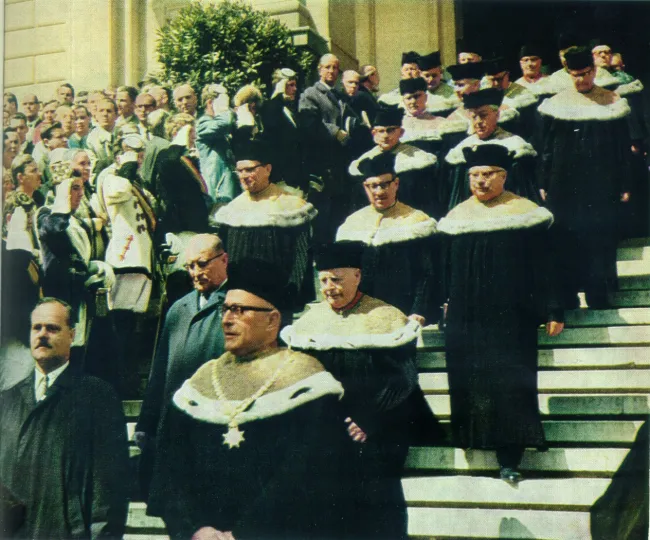 Amtsträger der Universität Wien auf der Hauptstiege bei der 600 Jahrfeier 1965