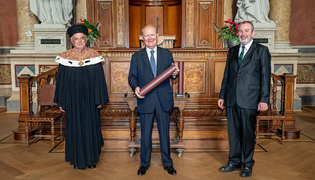 Max Kothbauer wurde am 12. März 2020 zum Ehrensenator ernannt, feierliche Verleihung am 21. Juni 2021
