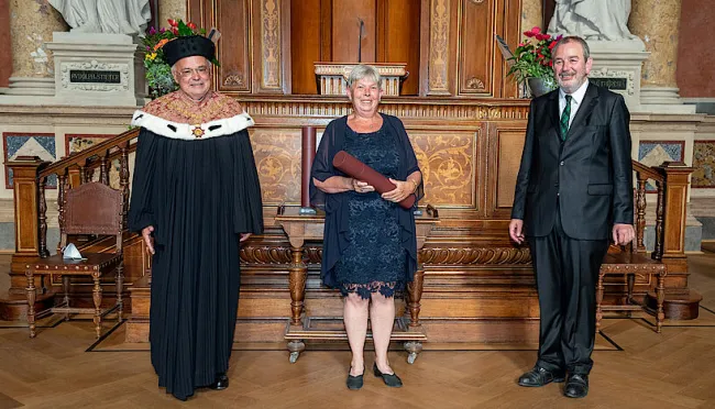 Ingrid Prunner wurde am 12. März 2020 zur Ehrenbürgerin der Universität Wien ernannt, feierliche Verleihung am 21. Juni 2021