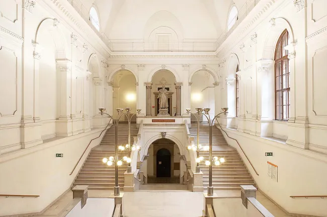 Die Juristenstiege im Hauptgebäude der Universität Wien, 2013